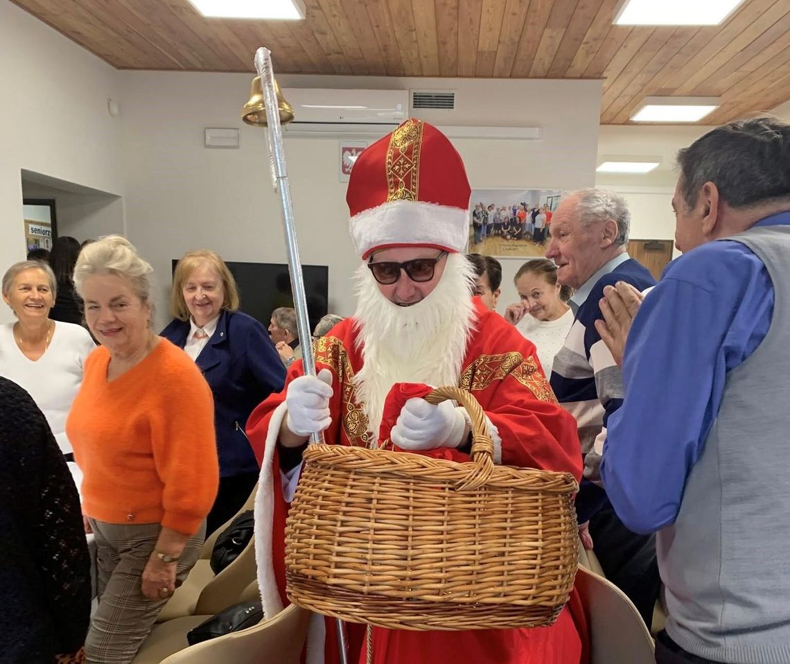 Orszak Mikołaja dotarł do Świlczy. Mieszkańcy mogli poczuć świąteczną atmosferę Orszak Mikołaja dotarł do Świlczy. Mieszkańcy mogli poczuć świąteczną atmosferę