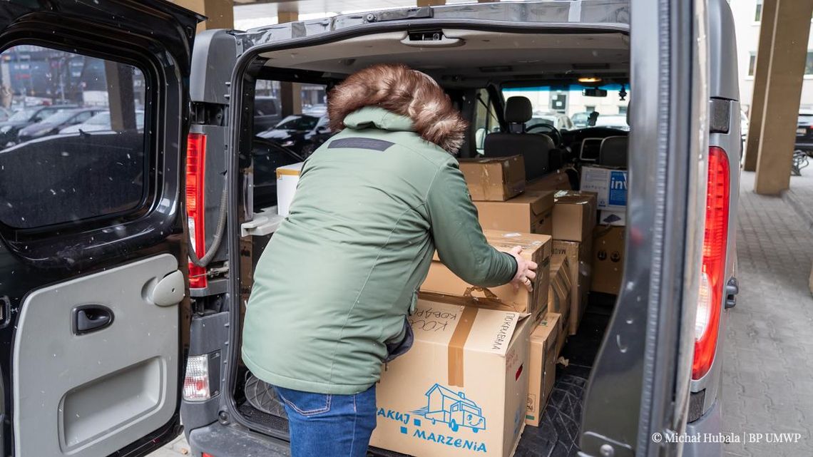 Pierwsze transporty z UM dla Ukraińców