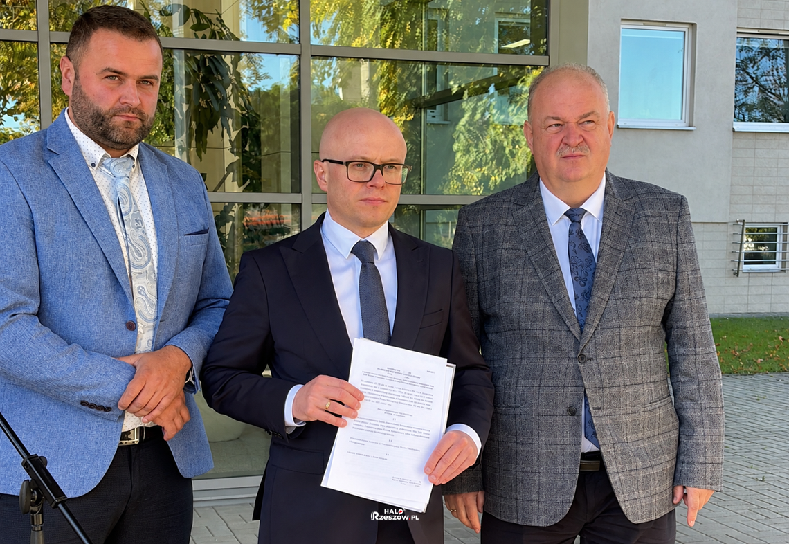 PiS chce zawieszenia współpracy Podkarpacia z Obwodem Lwowskim. „Pamięć jest warunkiem pojednania” PiS chce zawieszenia współpracy Podkarpacia z Obwodem Lwowskim. „Pamięć jest warunkiem pojednania”
