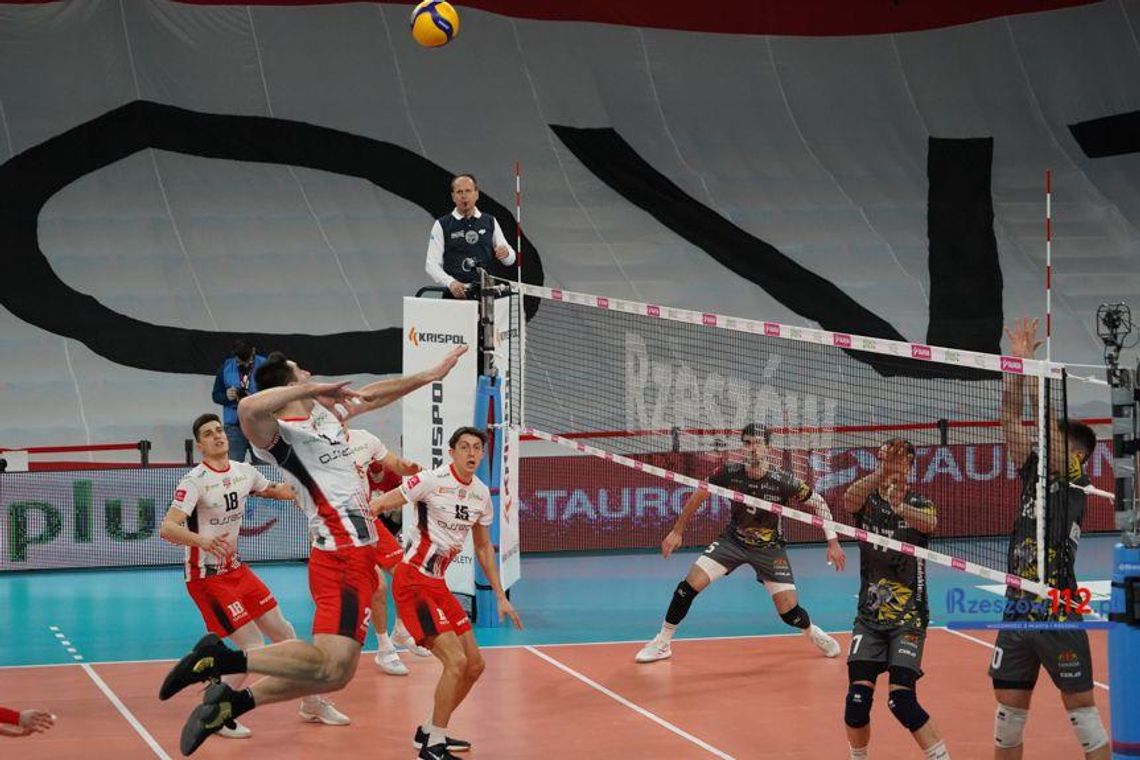 PlusLiga. Asseco Resovia pokonuje na własnej hali Trefl Gdańsk 3:2