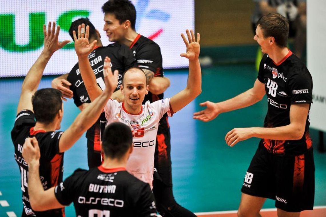 PlusLiga. Asseco Resovia wygrywa w siatkarskim el clasico z PGE Skra Bełchatów