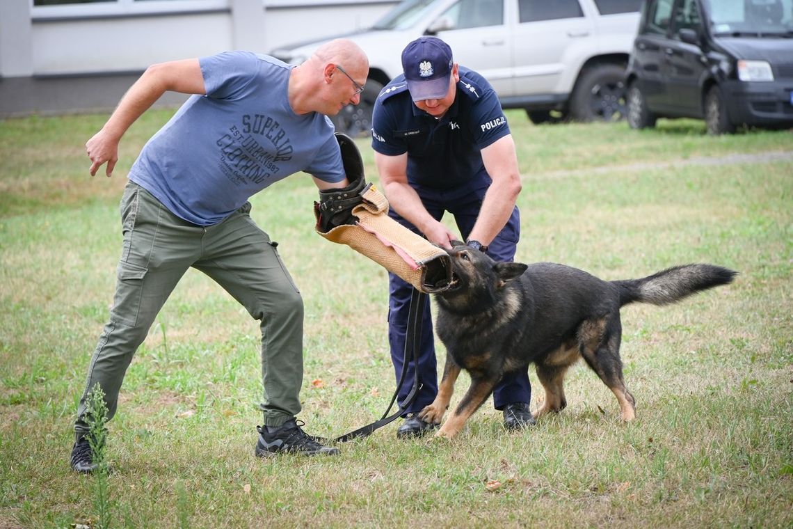 Podkarpaccy policjanci ze swoimi psami doskonalili umiejętności [ZDJĘCIA, WIDEO]