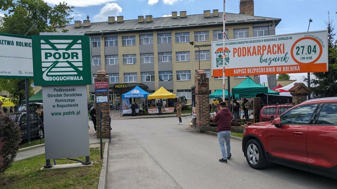 Podkarpacki Bazarek w Boguchwale. Zobacz, jakie regionalne produkty można tam kupić 27.04.24 [ZDJĘCIA]