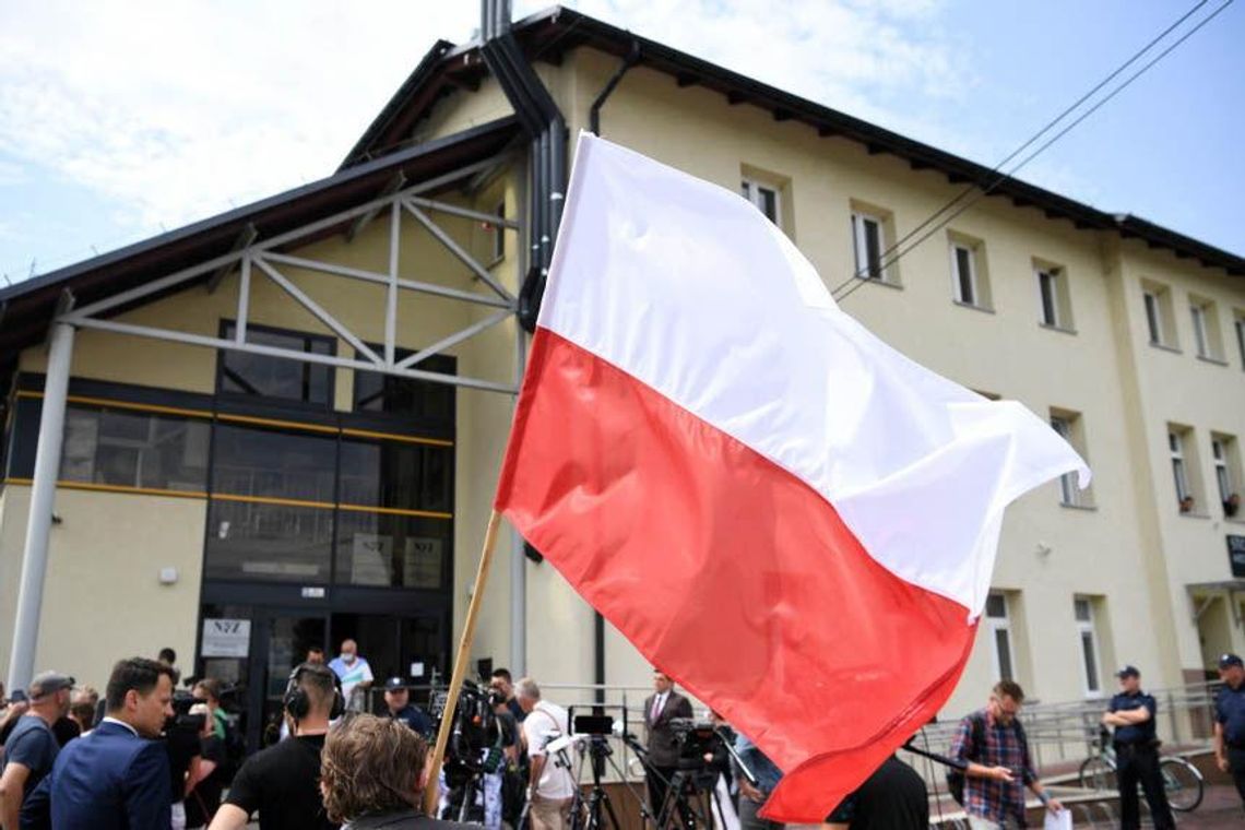 Podkarpackie: antyszczepionkowcy zakłócili konferencję ministra Niedzielskiego