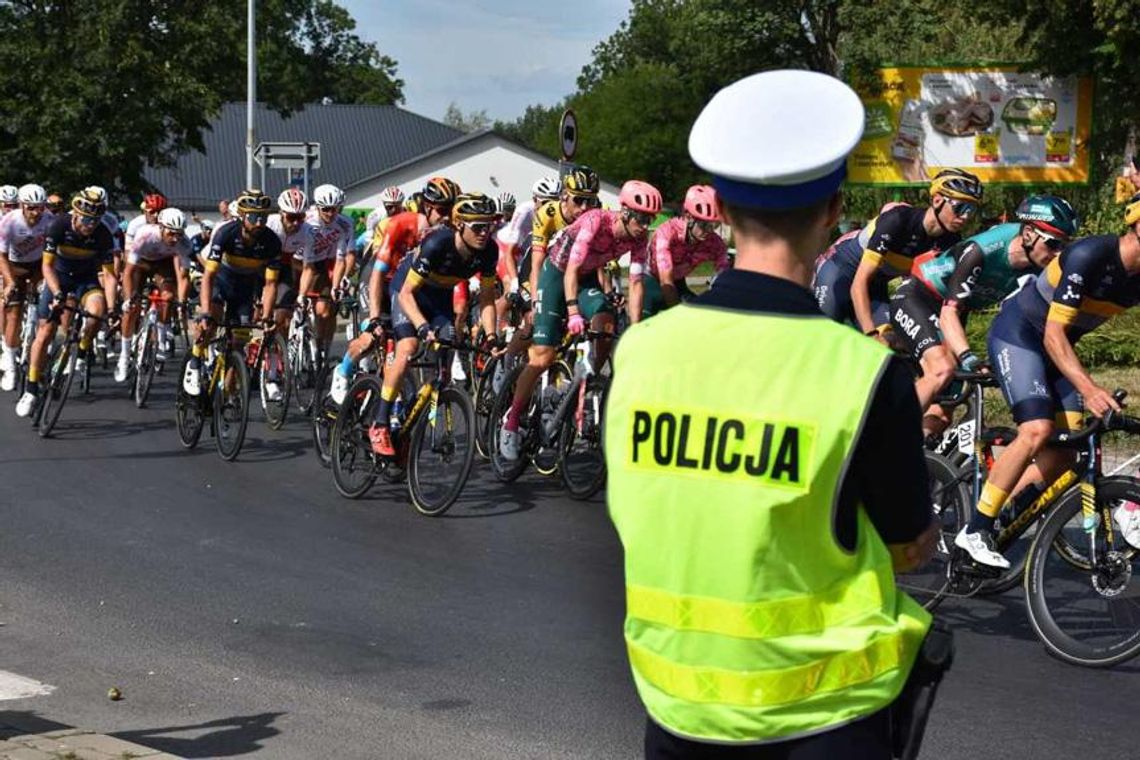 Policjanci dbali o bezpieczeństwo podczas 79. Tour de Polone 