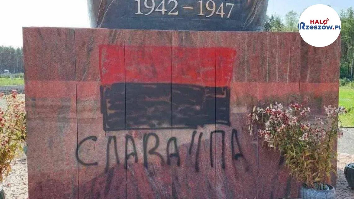 Pomnik „Rzeź Wołyńska” w Domostawie został zniszczony