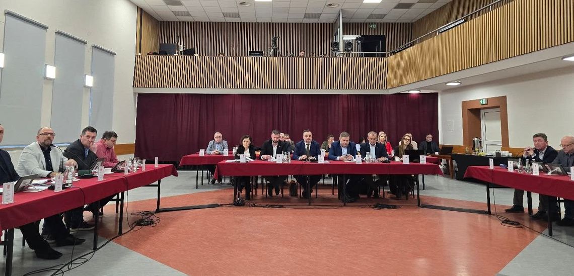 Ponad 14 mln na pomoc społeczną w 2025 r. Oto podsumowanie minionej sesji Rady Gminy Świlcza