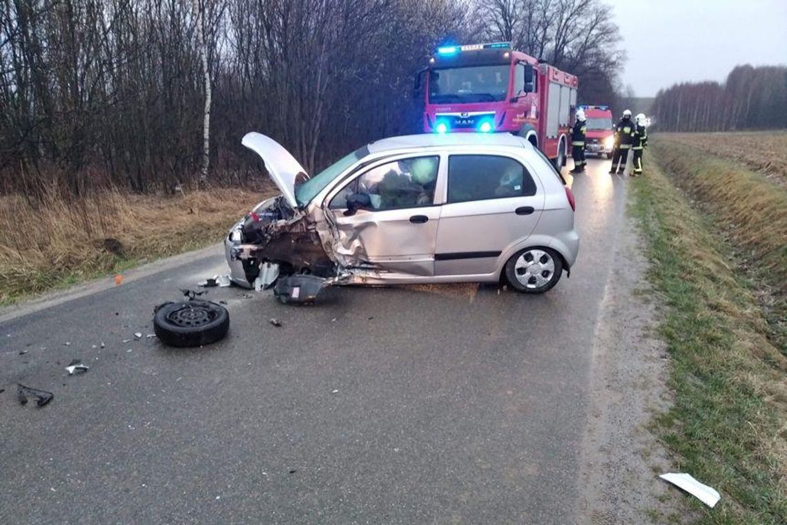 Poranny wypadek w Niechobrzu. Ranna została kobieta