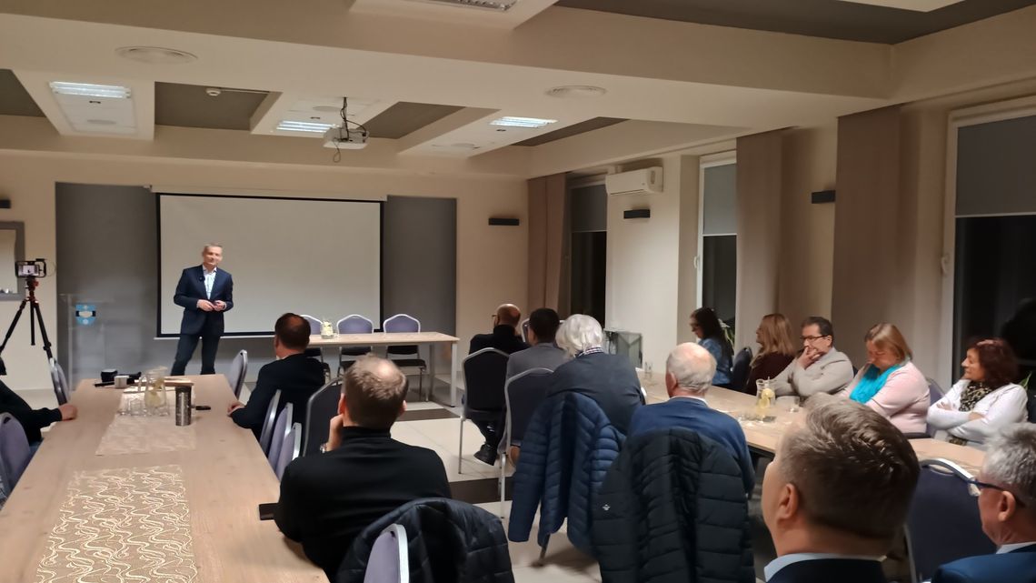 Poseł Gawlik rozmawiał z mieszkańcami Kolbuszowej o przyszłości regionu