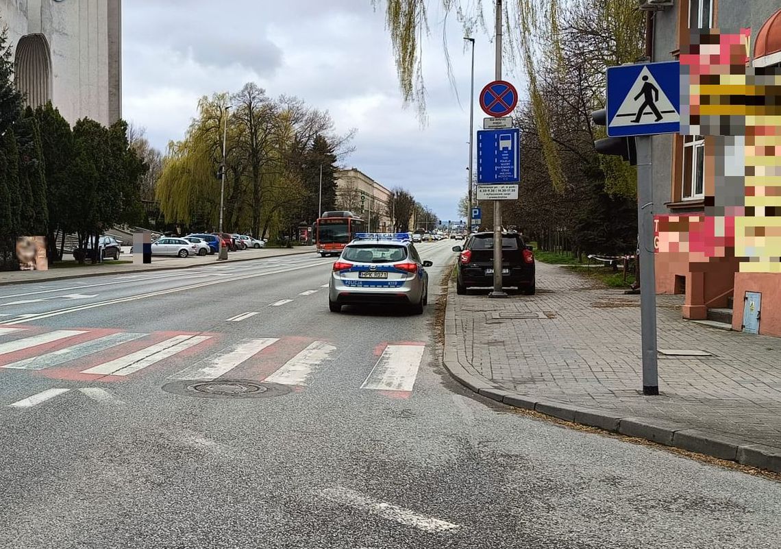 Potrącenie 33-latki na przejściu dla pieszych w Rzeszowie. Poranny wypadek na Dąbrowskiego Potrącenie 33-latki na przejściu dla pieszych w Rzeszowie. Poranny wypadek na Dąbrowskiego