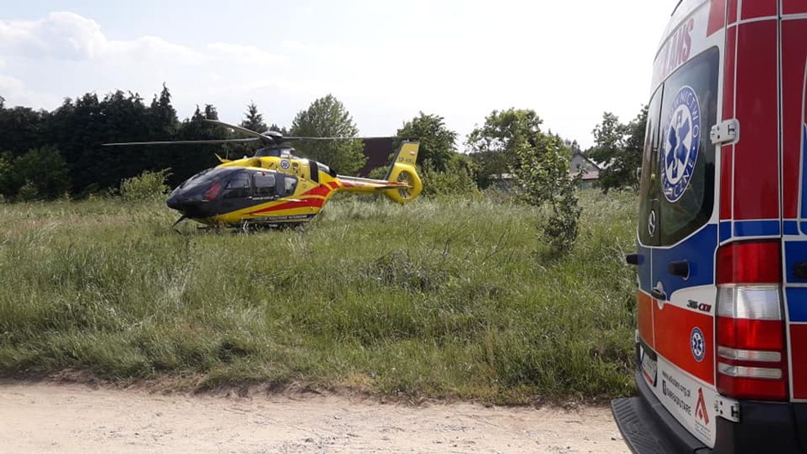 Poważny wypadek w Niechobrzu! Dwie osoby ranne, lądował śmigłowiec LPR!