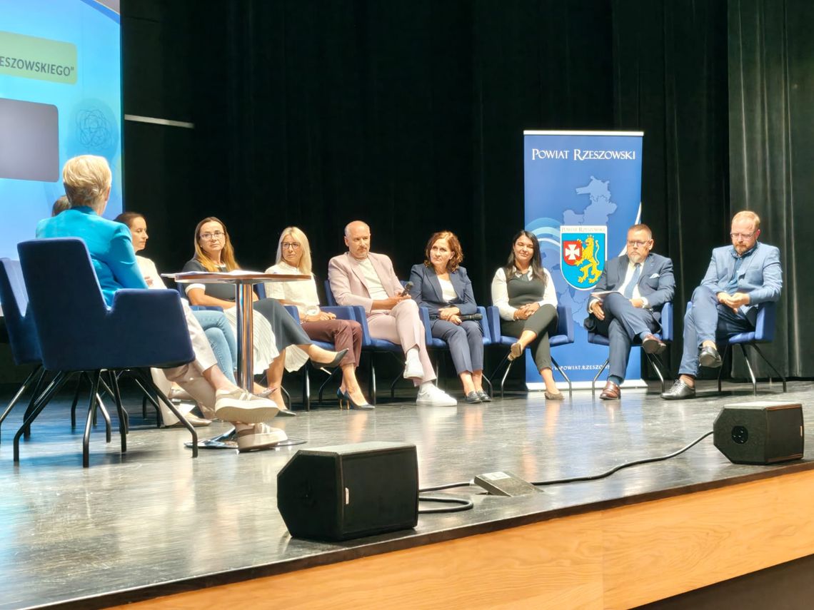 Powiat Rzeszowski chce wzmocnić pomoc psychologiczną. Na UR odbyło się Forum Zdrowia Psychicznego