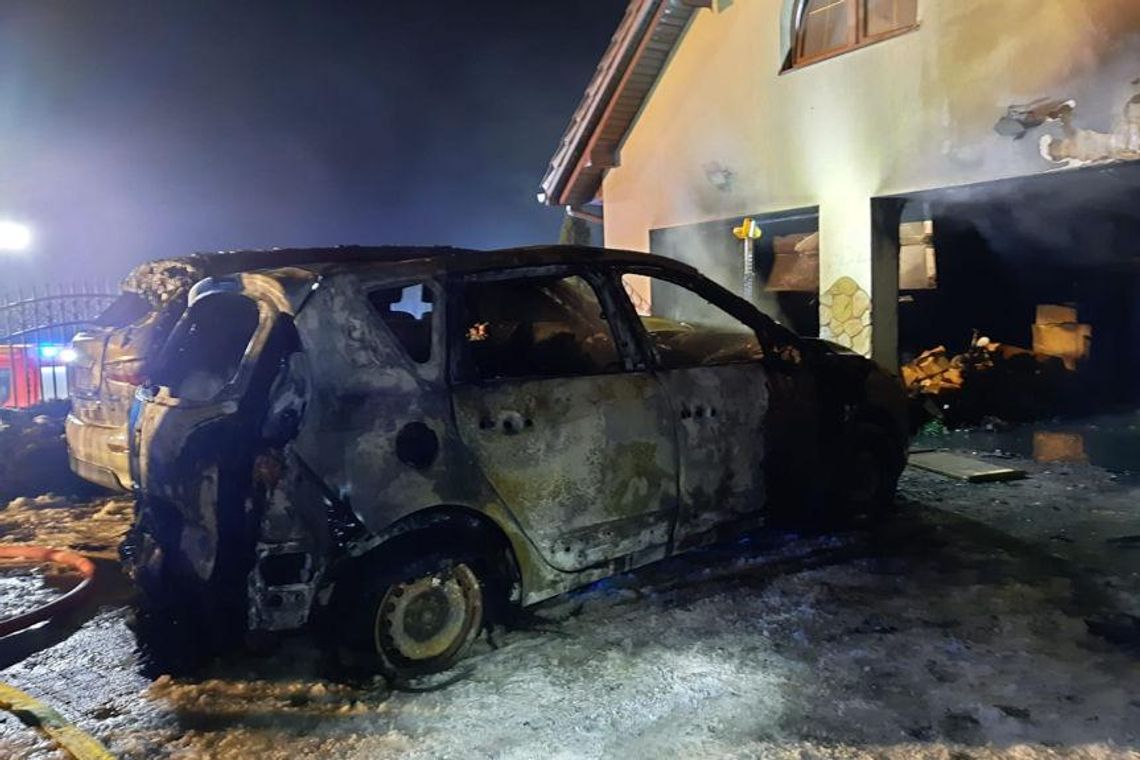 Pożar garażu oraz samochodów w Woliczce