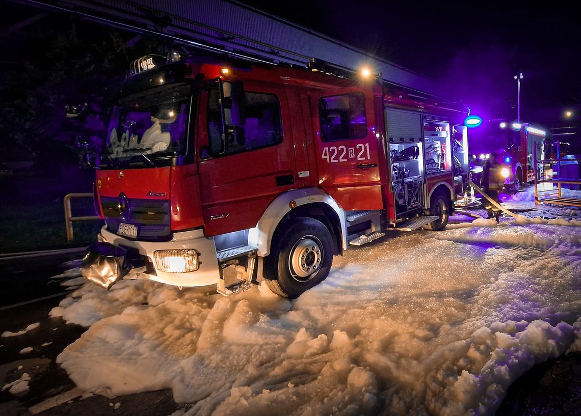 Pożar hali Firmy Oponiarskiej w Dębicy. Ogromne straty