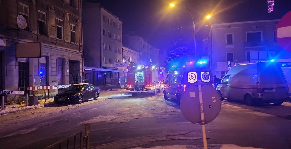 Pożar kamienicy na ul. 8 marca w Rzeszowie. Ewakuowano mieszkańców! [FOTO]
