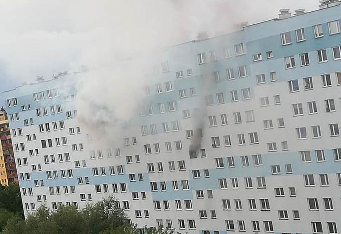 Pożar mieszkania w Rzeszowie. Ewakuacja 24 osób [FOTO, VIDEO]