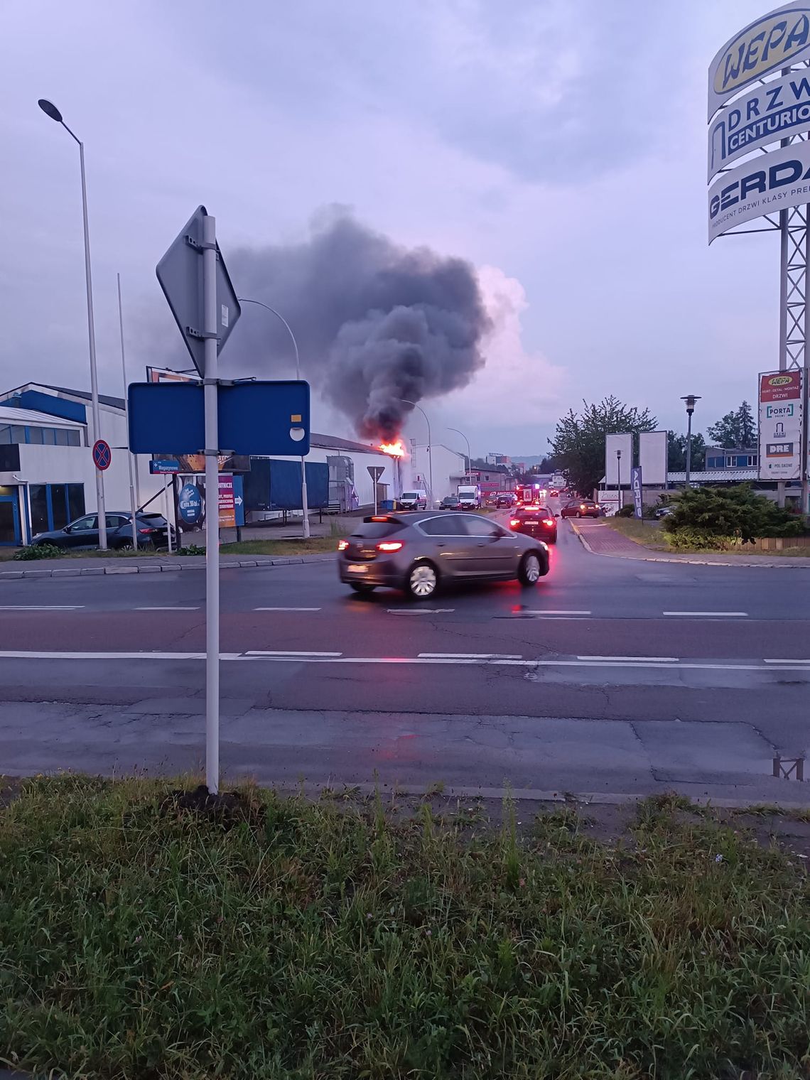 Pożar na terenie dawnego marketu Majster przy Przemysłowej!