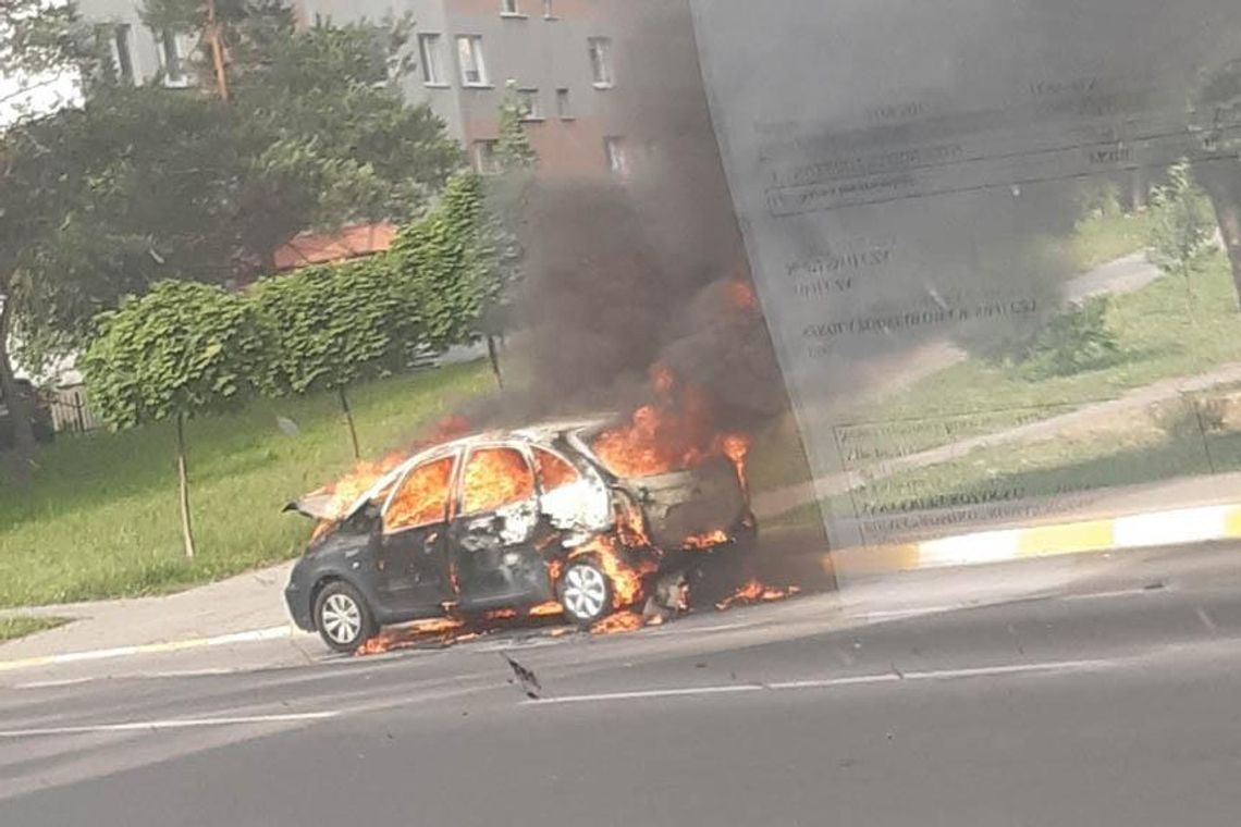 Pożar samochodu w Rzeszowie. Niewiele z niego zostało