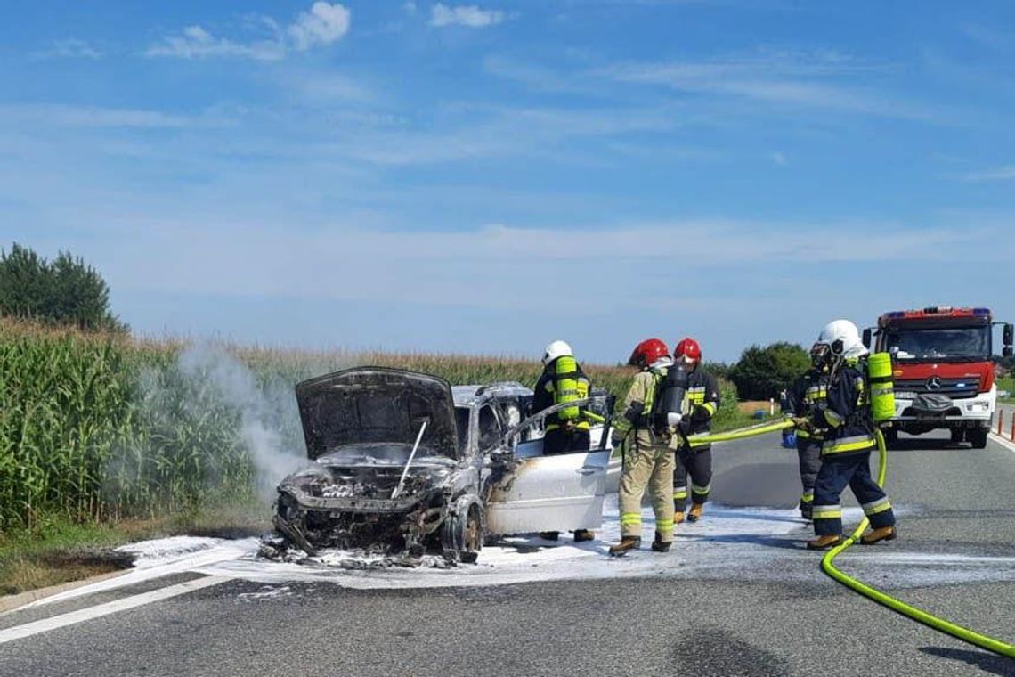 Pożar samochodu w Świlczy. Pojazd spłonął doszczętnie [FOTO]