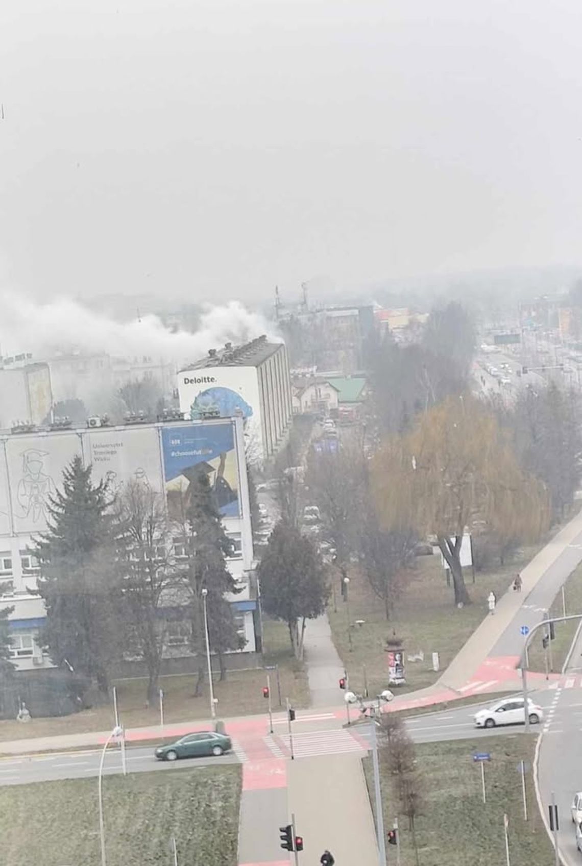 Pożar w bloku  przy ul. Rejtana w Rzeszowie. Jest osoba poszkodowana