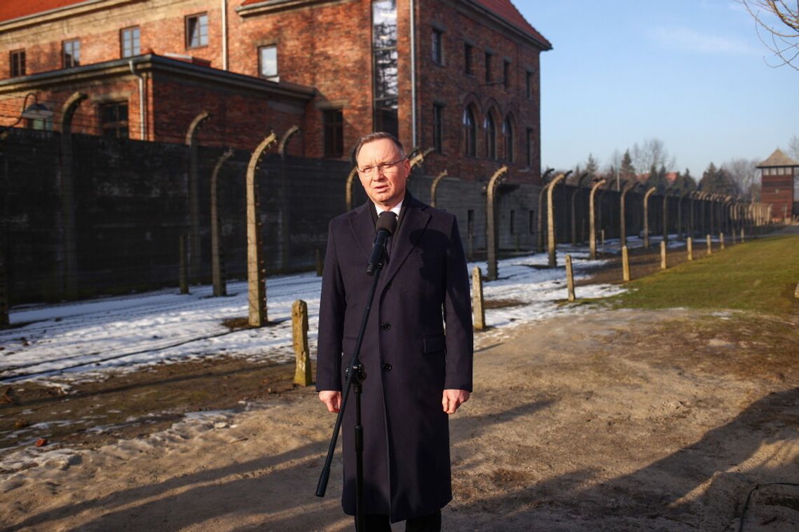 Prezydent Duda: Polacy są strażnikami pamięci o takich miejscach jak były obóz Auschwitz