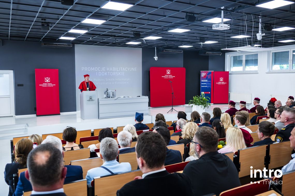 Promocje doktorskie i pierwsza habilitacja w murach WSIiZ