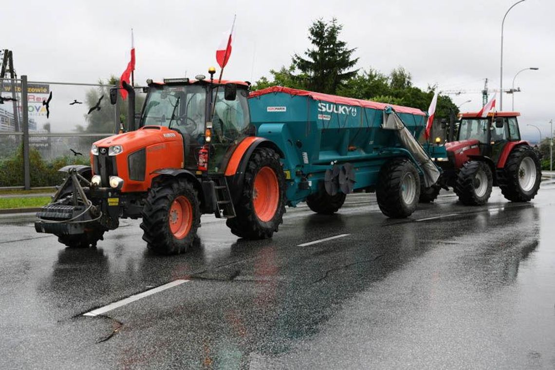 Protest rolników na ulicach Rzeszowa [FOTO]