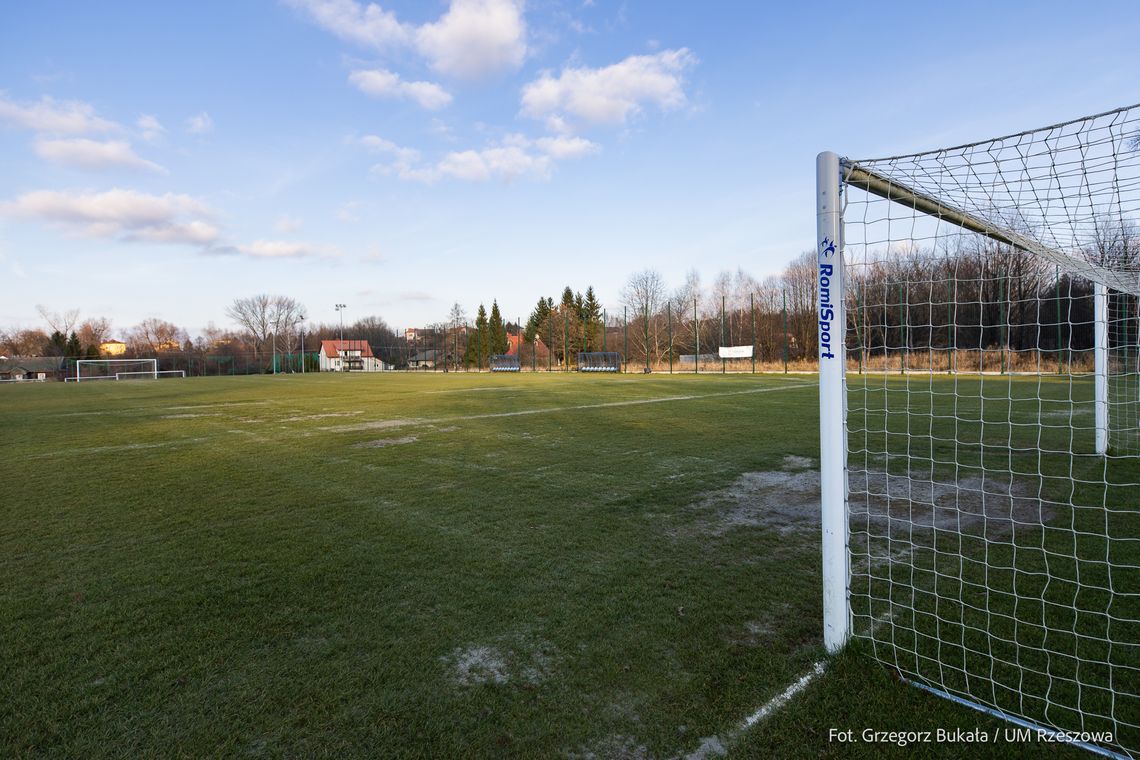 Przebudowa stadionu Grunwald Budziwój za 4,2 mln zł. Teren przekazano wykonawcy