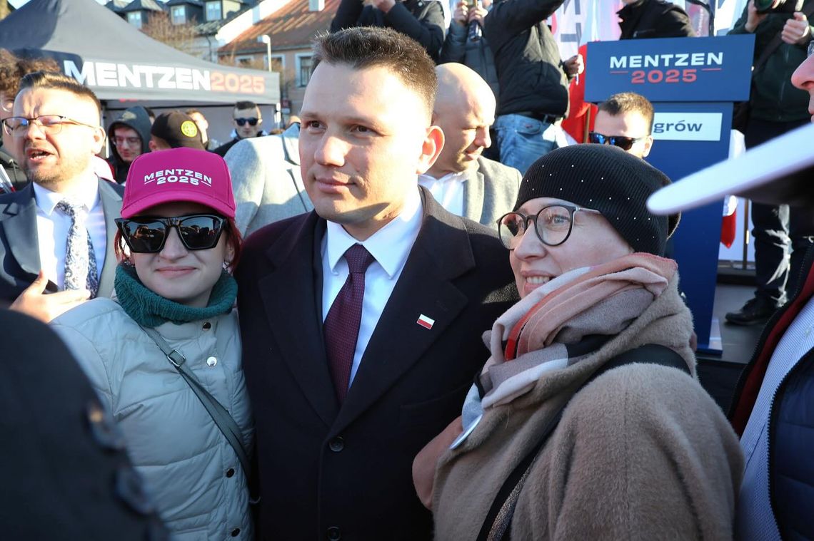 Pytania od Dobrosz-Oracz go nie złamały. Mentzen odbędzie serię spotkań na Podkarpaciu