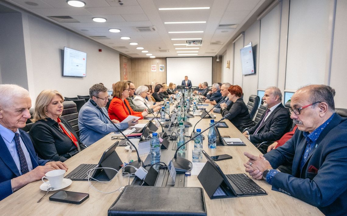 Rada Powiatu Rzeszowskiego przyjęła program wsparcia osób z niepełnosprawnościami