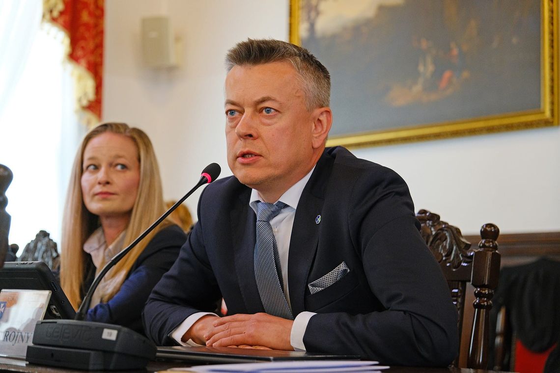 Radny Jacek Strojny pyta o sens inwestycji. W tle olbrzymie pieniądze, ryzyko i wątpliwości mieszkańców