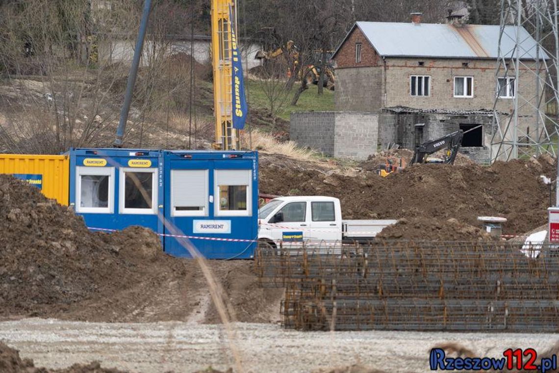 Ruszyła budowa S19 na południe od Rzeszowa. Wbito pierwszą łopatę