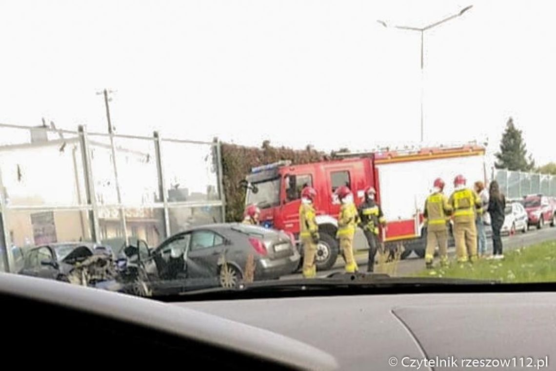 Rzeszów. Czołowe zderzenie na ul. Krakowskiej