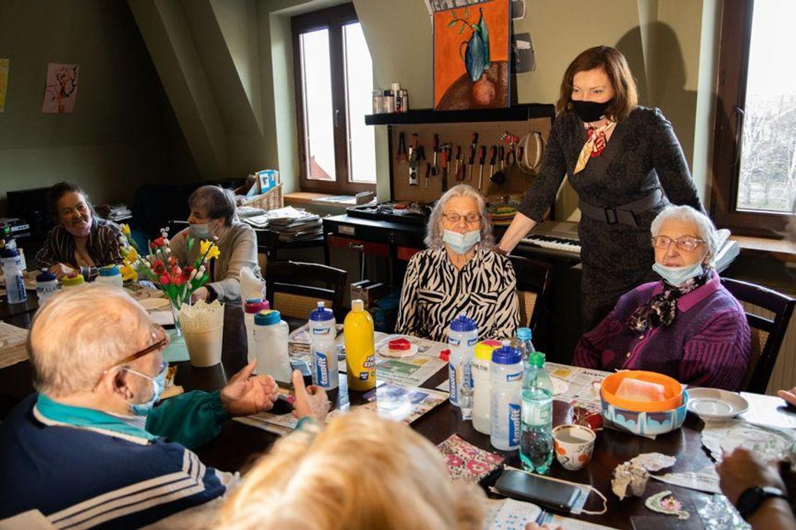 Rzeszów. Ewa Leniart proponuje udogodnienia dla seniorów