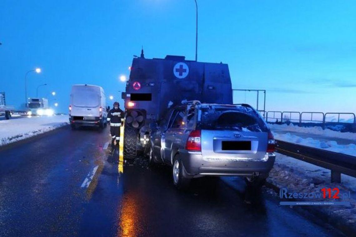 Rzeszów. Niecodzienny wypadek z udziałem wojskowego Rosomaka