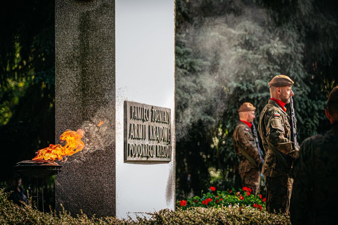 Ziemia Rzeszowska uczciła 87. rocznicę powstania Polskiego Państwa Podziemnego Ziemia Rzeszowska uczciła 87. rocznicę powstania Polskiego Państwa Podziemnego