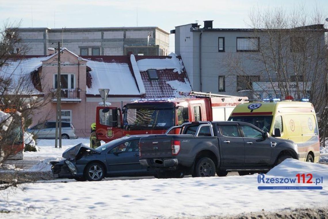 Rzeszów. Zderzenie na Armii Krajowej. Forda obróciło o 180 stopni!