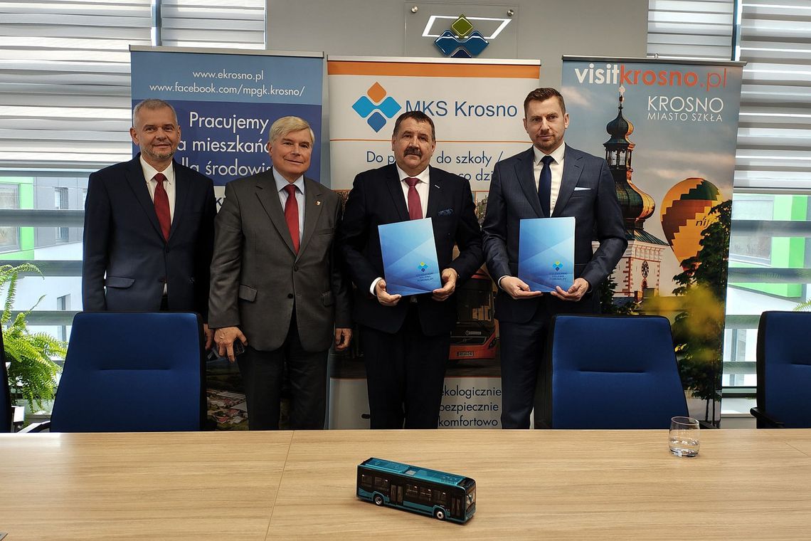 Samorząd Krosna zakupił dwa elektryczne autobusy