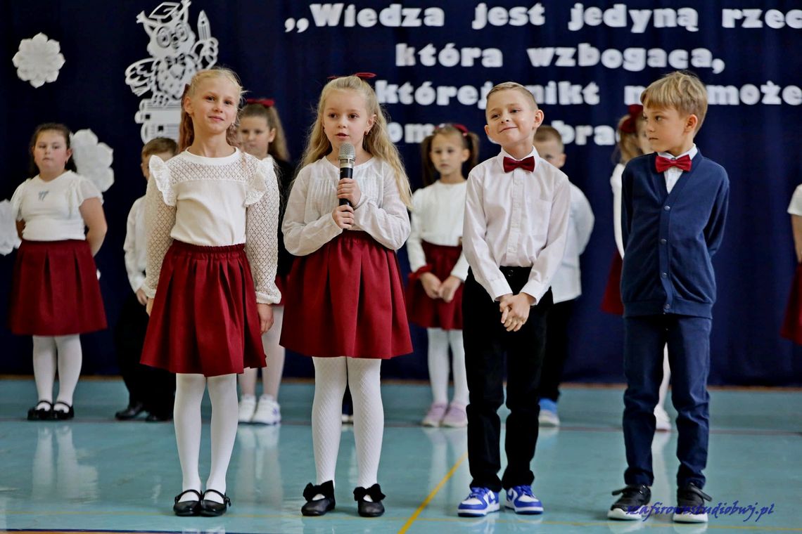 Ślubowanie pierwszoklasistów w Zespole Szkół w Łące