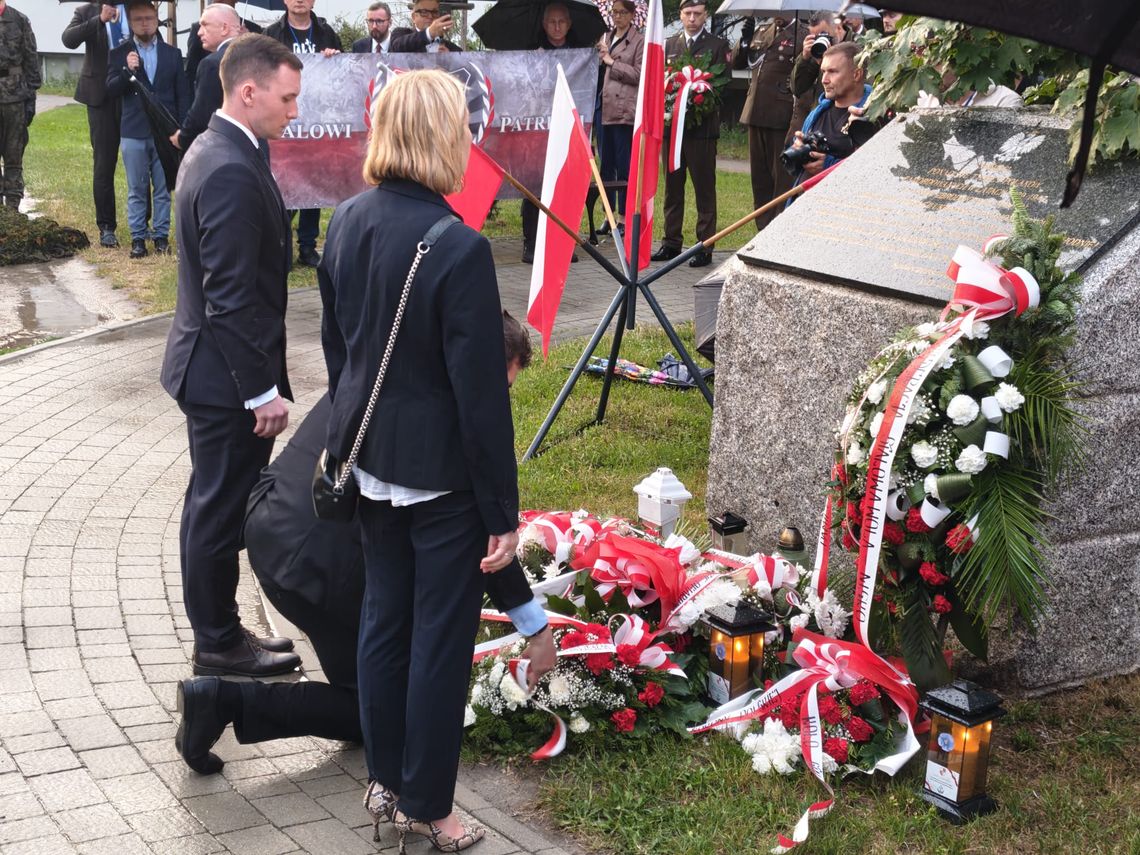 Stalowa Wola pamiętała o ofiarach Rzezi Wołyńskiej. Ulicami miasta przeszedł II Wielki Marsz Pamięci Stalowa Wola pamiętała o ofiarach Rzezi Wołyńskiej. Ulicami miasta przeszedł II Wielki Marsz Pamięci