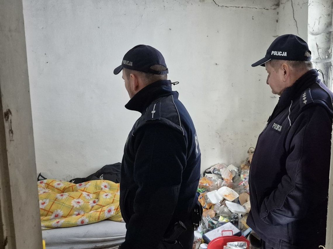 Dzielnicowy udzielił pomocy poszukiwanemu bezdomnemu