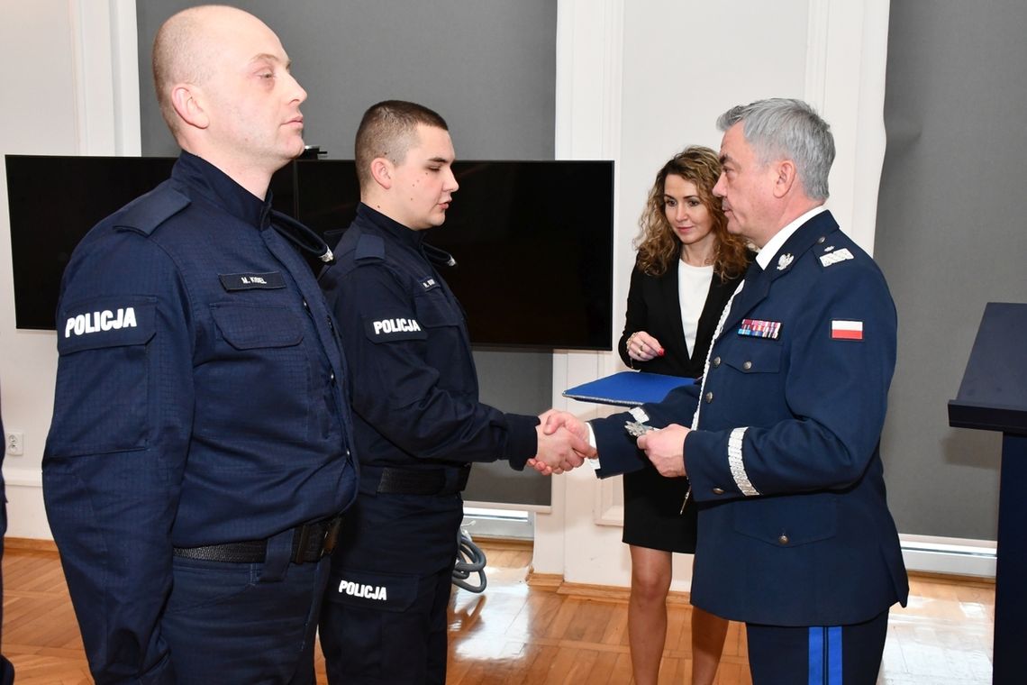 Sześciu nowych policjantów złożyło przysięgę w Rzeszowie [ZDJĘCIA]
