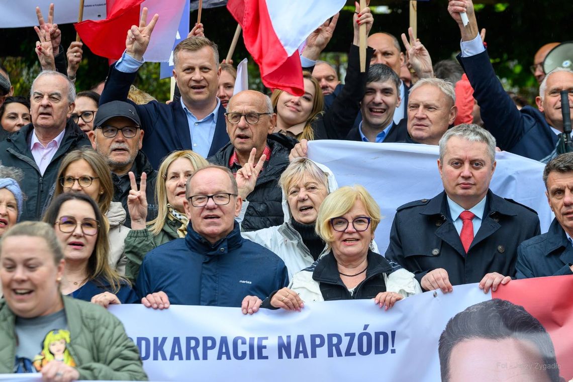 "To kwestia racji stanu". Trzaskowski z silnym wsparciem koalicjantów na Podkarpaciu