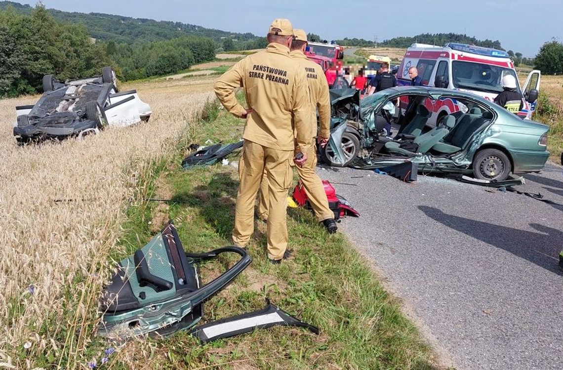 Tragedia na Podkarpaciu Zderzyły się dwa bmw! Nie żyje młody kierowca