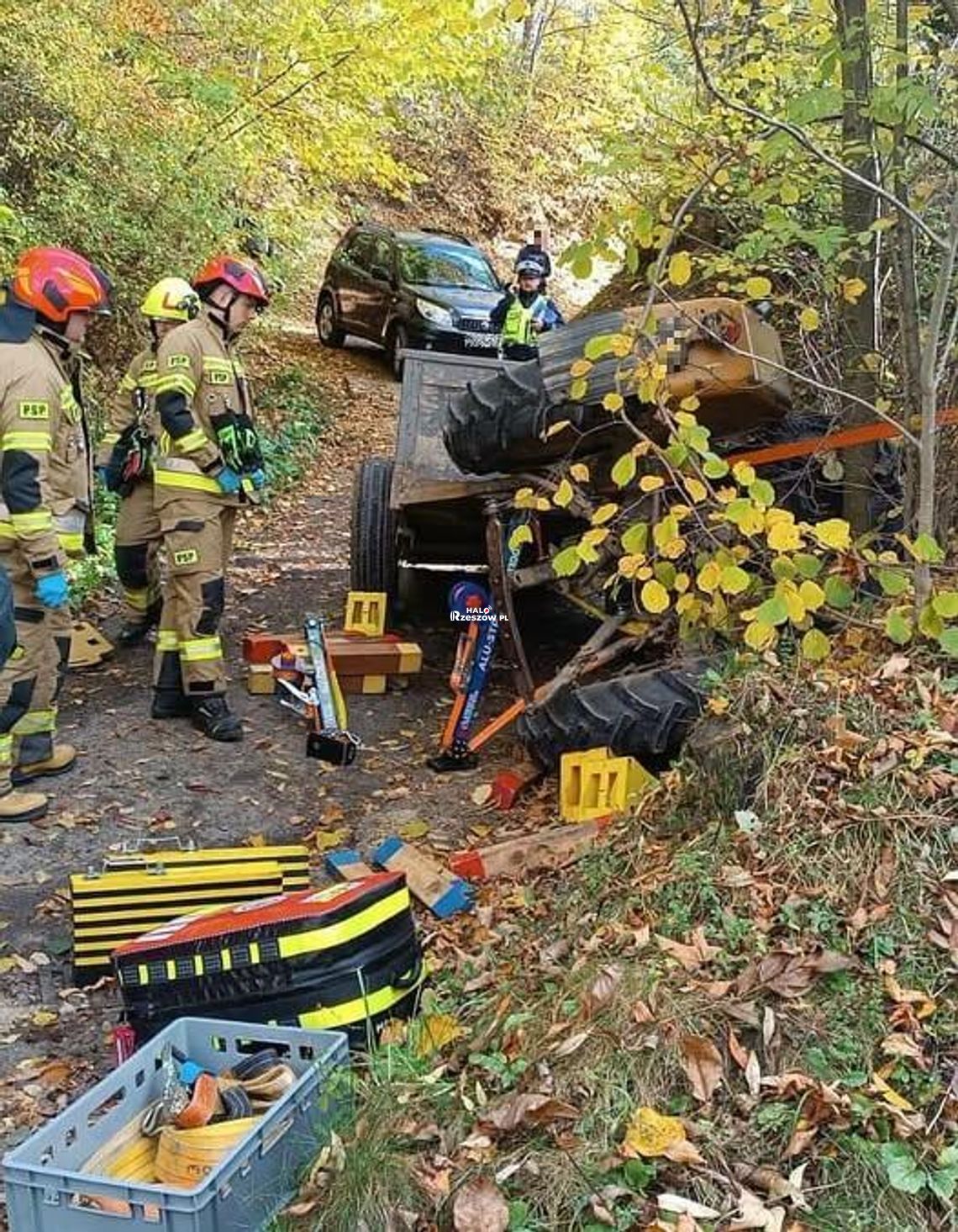 Tragiczny finał prac rolniczych. Traktor przygniótł kierowcę, nie żyje 76-latek Tragiczny finał prac rolniczych. Traktor przygniótł kierowcę, nie żyje 76-latek