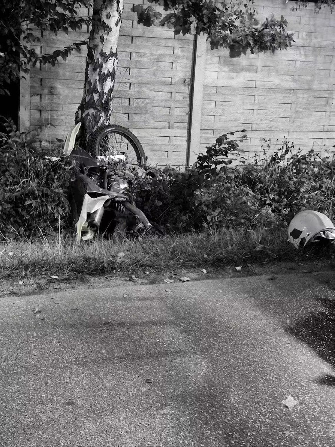 Tragiczny wypadek na Podkarpaciu. Nie żyje 16-letni motocyklista Tragiczny wypadek na Podkarpaciu. Nie żyje 16-letni motocyklista