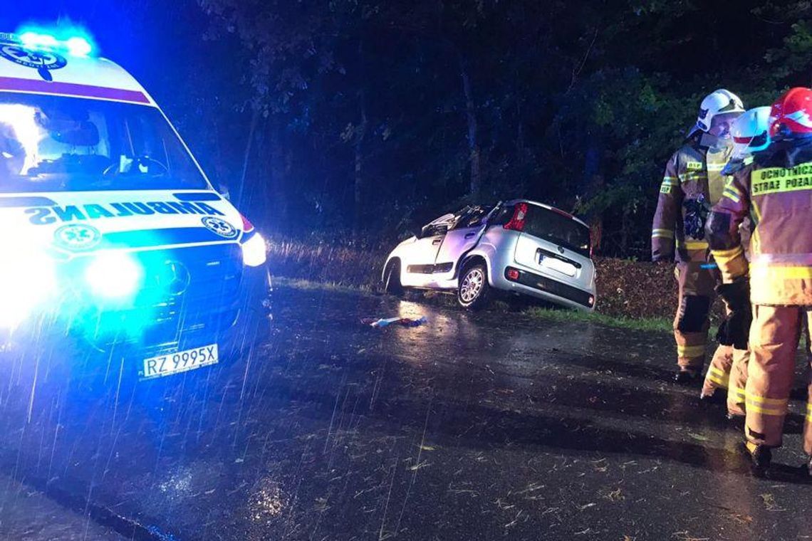 Tragiczny wypadek w Przewrotnem. Drzewo przewróciło się na samochód