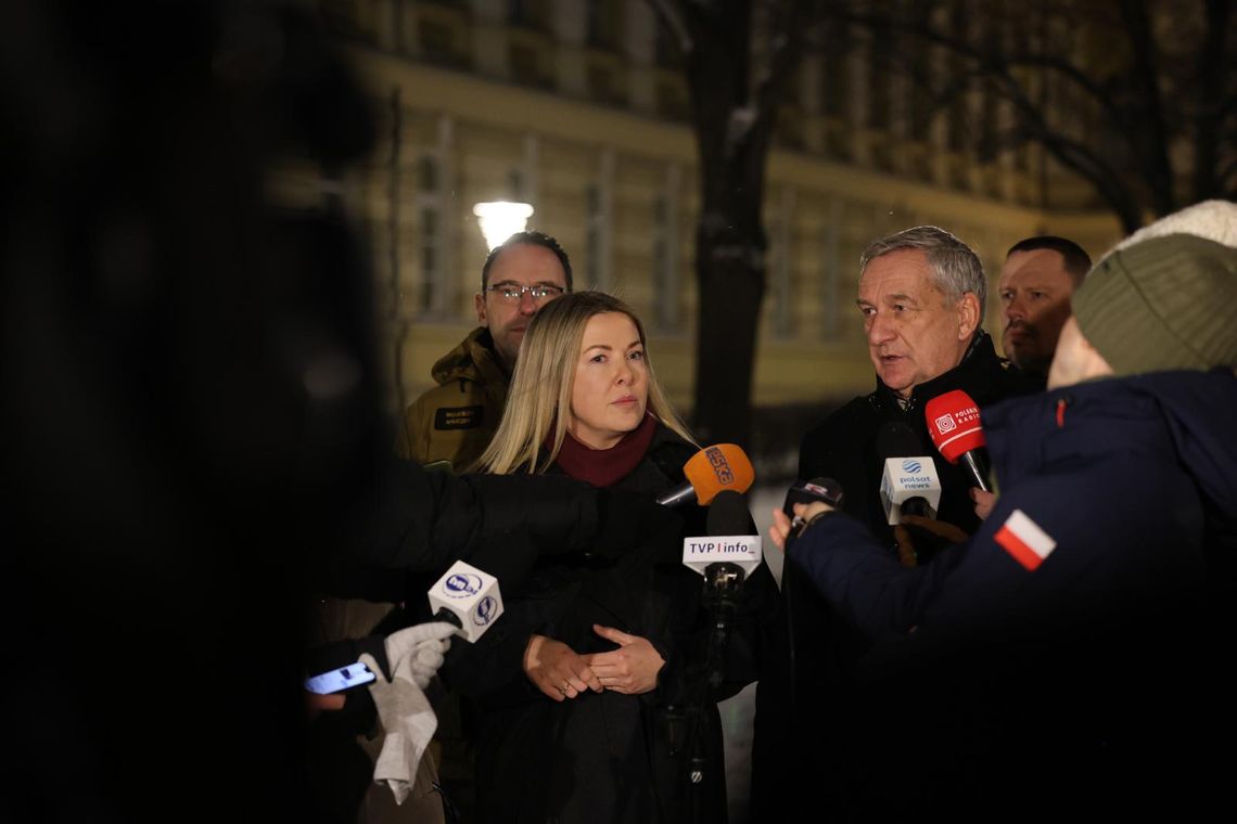 Trudne warunki pogodowe w kraju, w środę rano kolejne posiedzenie sztabu kryzysowego Trudne warunki pogodowe w kraju, w środę rano kolejne posiedzenie sztabu kryzysowego