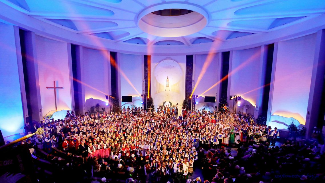 Tysiąc muzykantów wzięło udział w V Podkarpackim Kolędowaniu Tysiąc muzykantów wzięło udział w V Podkarpackim Kolędowaniu