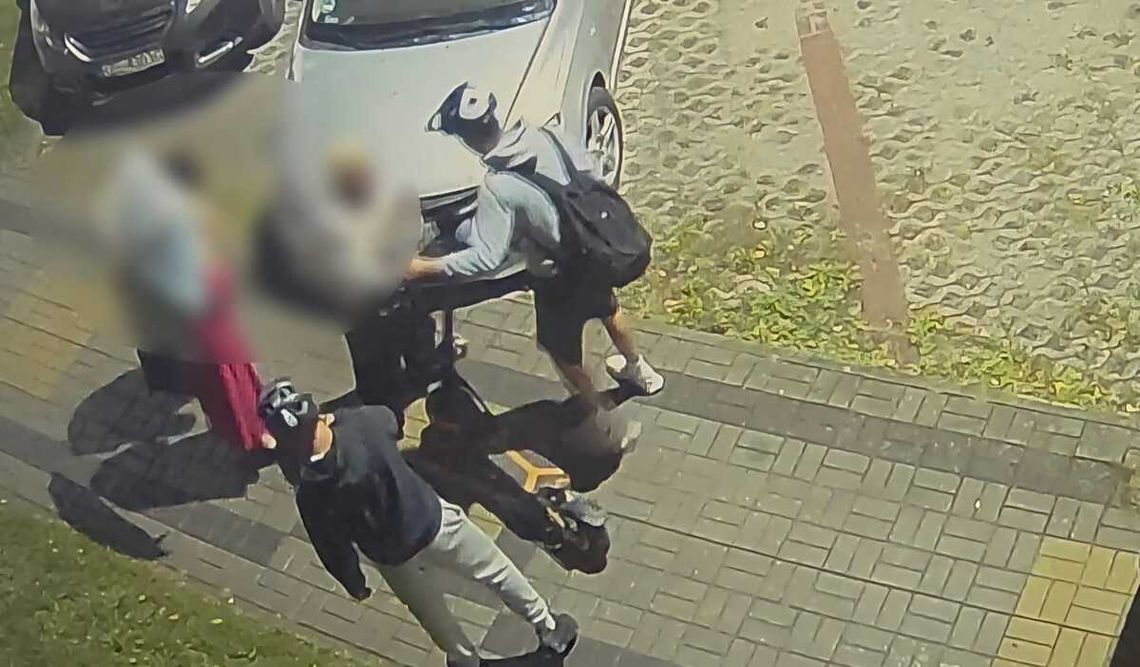 Wjechał hulajnogą w samochód na Cieplińskiego i uciekł. Policja publikuje wizerunek [ZDJĘCIA/WIDEO]